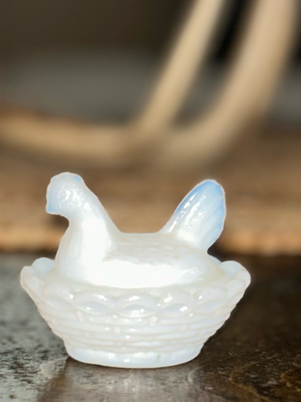 VTG Westmoreland Art Glass Chicken HEN on NEST 3 Inch Antique White Snow